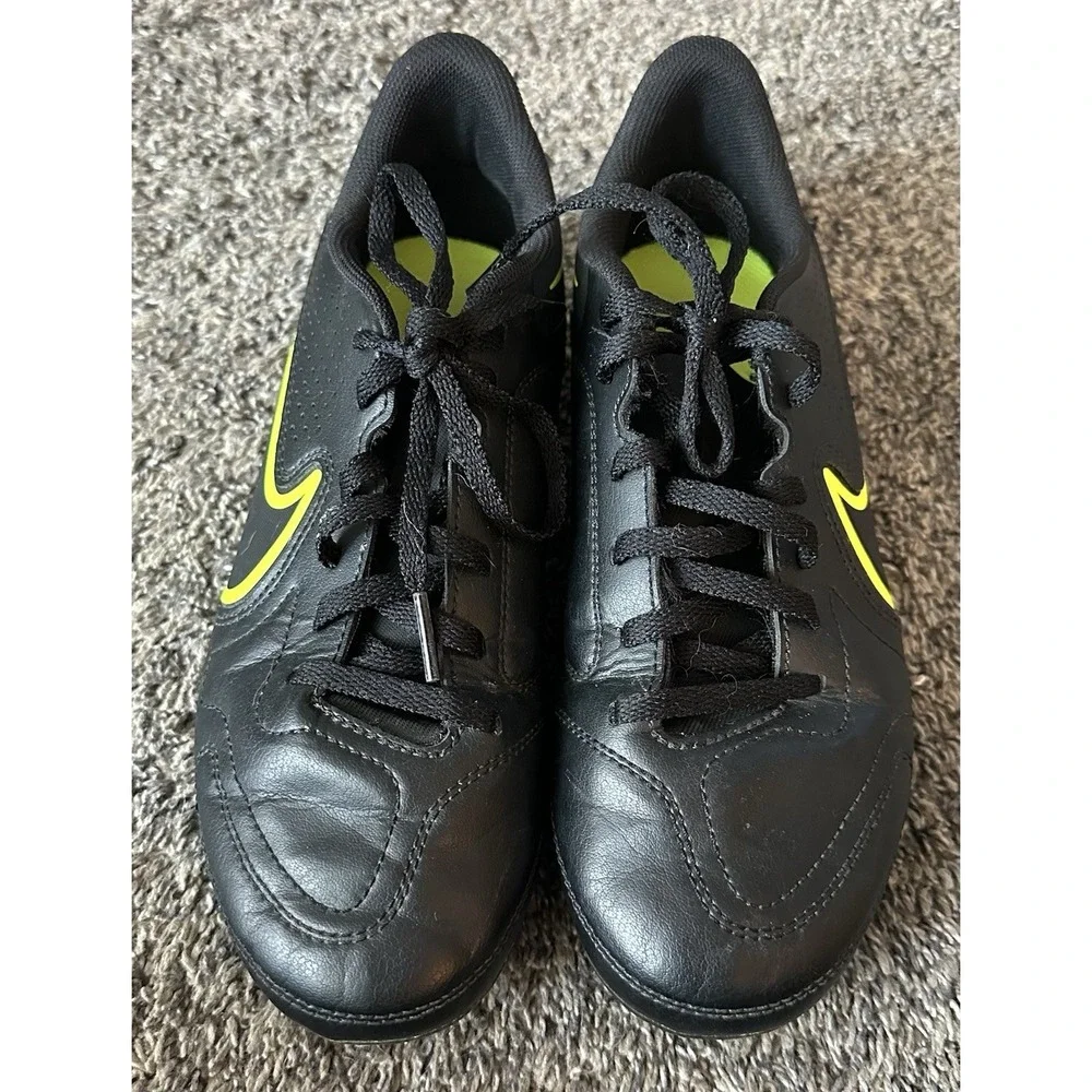 Nike Boys Tiempo - Size 5 Y Black - Soccer Cleats Shoes